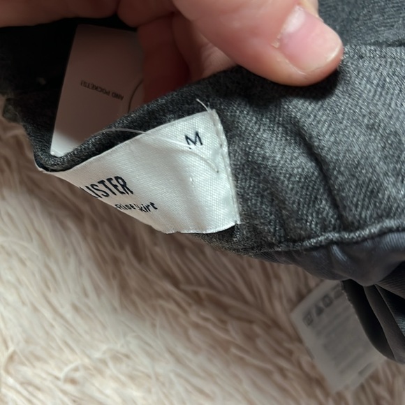 NWT Hollister Gray Skirt - Picture 7 of 7